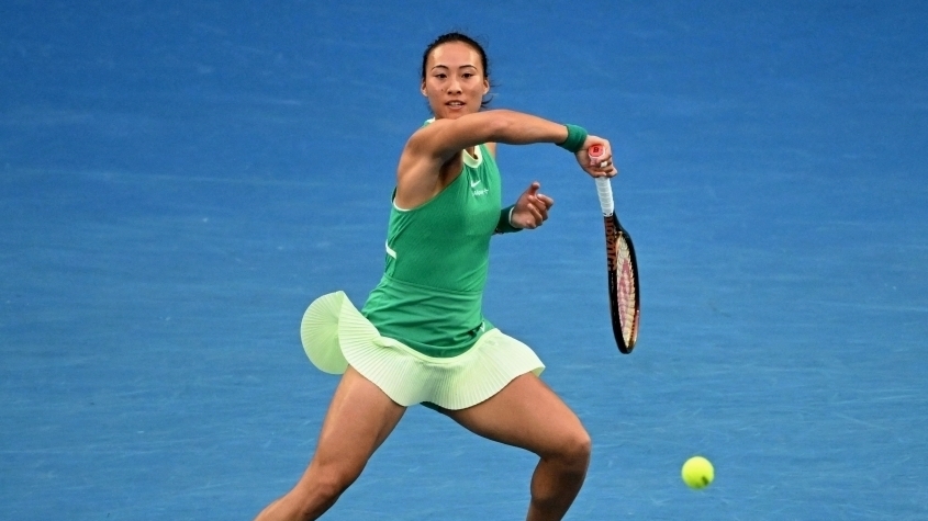 2025年法网：郑钦文击败阿朗戈晋级女单32强