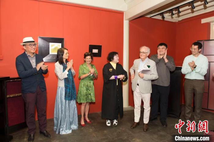 2024&ldquo;智慧之手&rdquo;得主华雍个展带来驻法生活的思考