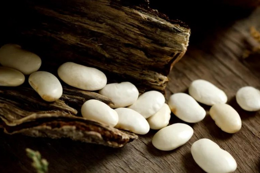 被称为&ldquo;碳水拦截者&rdquo;&ldquo;嗨吃不怕胖&rdquo;的白芸豆，真的能减肥吗？