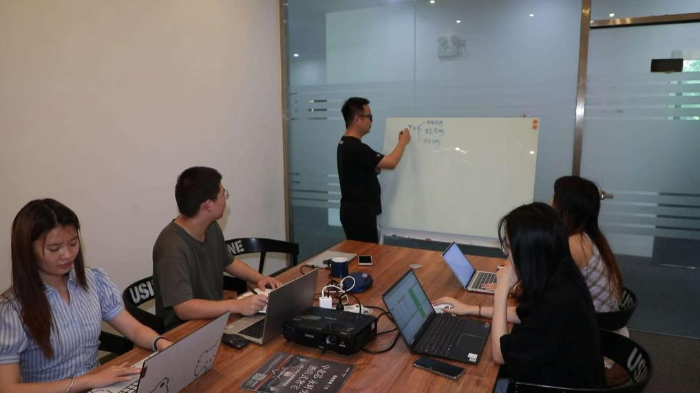 跨境电商&ldquo;加速跑&rdquo;，这条&ldquo;商路&rdquo;很炽热