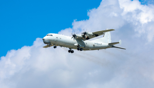 穿云破雨、砺翅海天！战鹰在复杂气象中上演 &ldquo;云端攻防&rdquo;