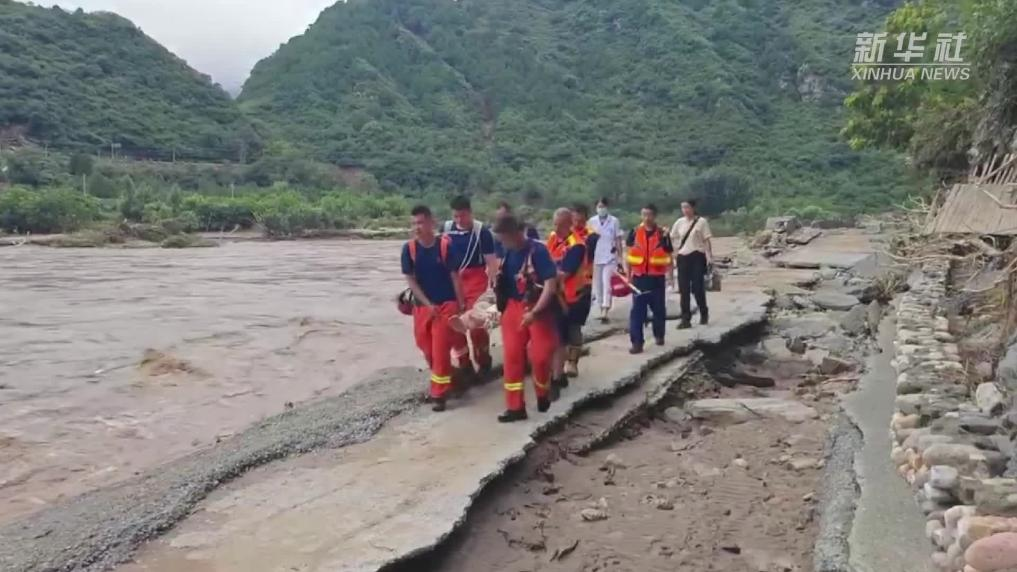 直击北京暴雨救援现场：打通生命救援线