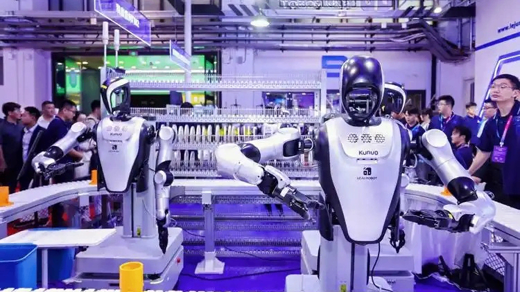 促进机器人产业实现更多创新突破