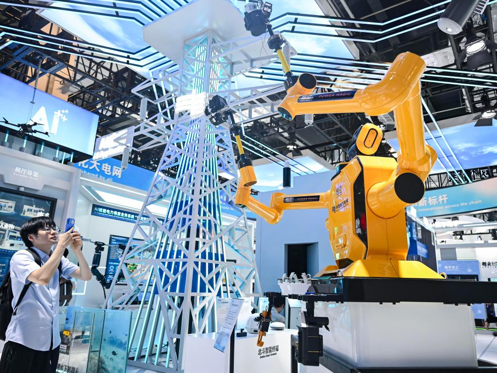 &ldquo;人工智能+&rdquo;行动确定6大重点　强化8项基础支撑