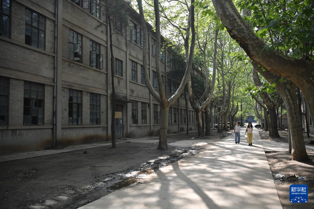 西安：老厂房&ldquo;变身&rdquo;影视基地