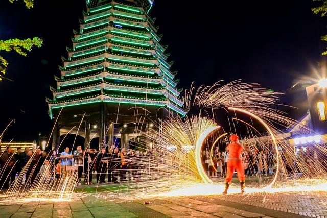 红色旅游与金秋经济 共绘消费活力新画卷