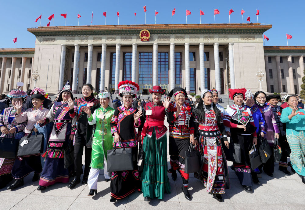 巾帼共绘新时代