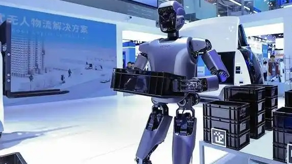 人形机器人产业：迎来跨越发展 赋能千行百业