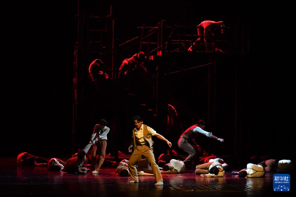 舞剧《热血当歌》在长沙上演