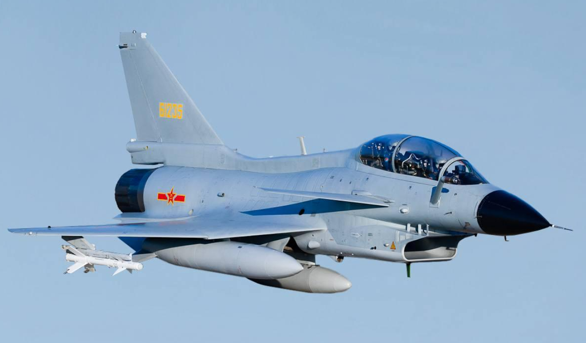 空军某部：&ldquo;空中气象哨&rdquo;助力战训保障