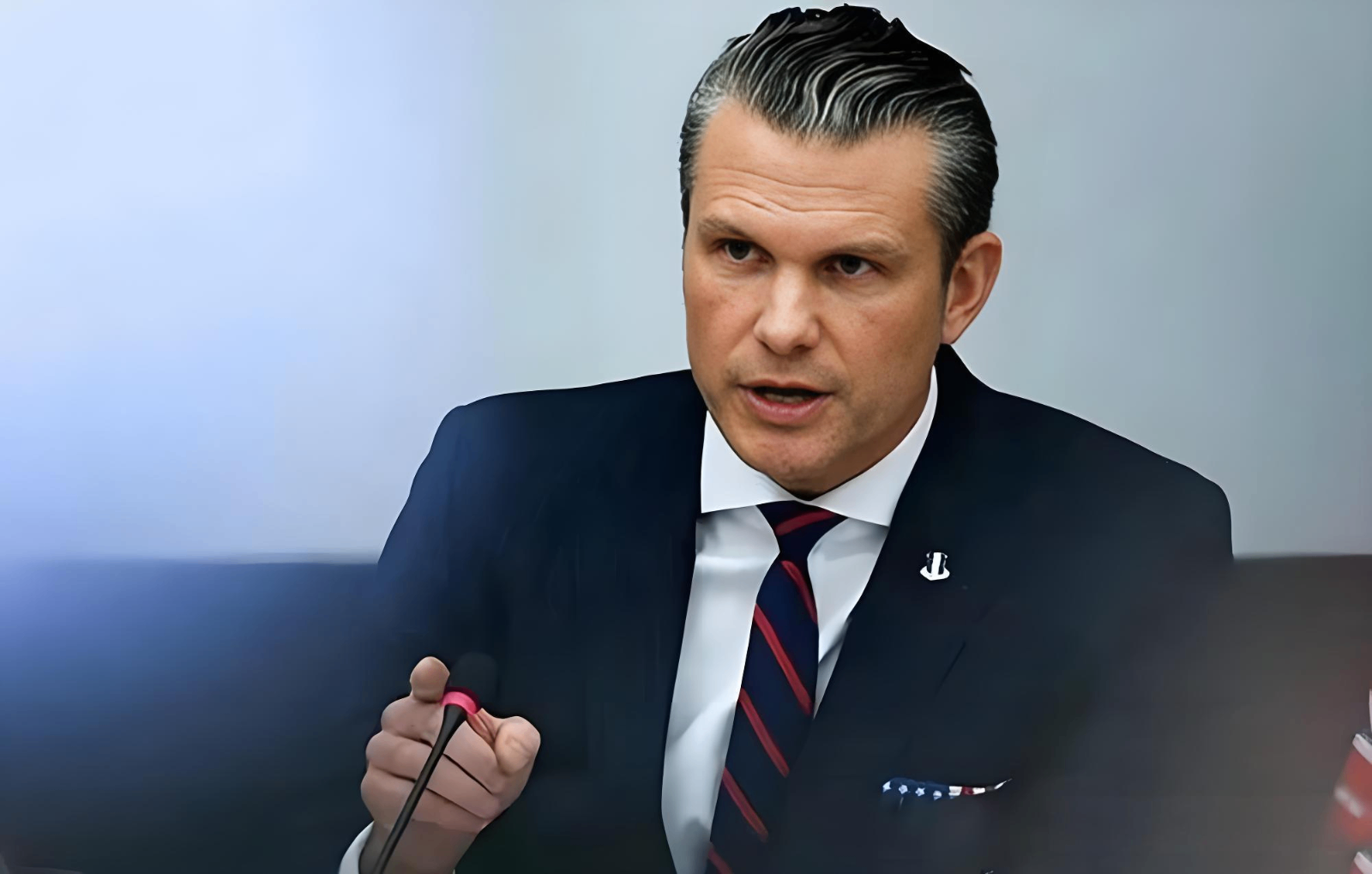 美防长：美军空袭东太平洋四艘&ldquo;贩毒船&rdquo; 致14人死亡