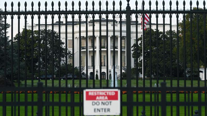 美政府&ldquo;停摆&rdquo;将平纪录 食品救济金&ldquo;减半&rdquo;