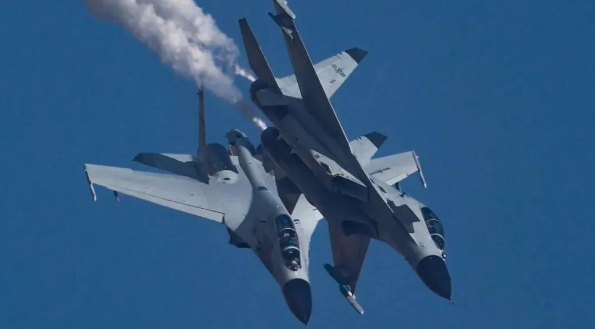 高清大图！沉浸式感受海军航空兵超燃训练现场