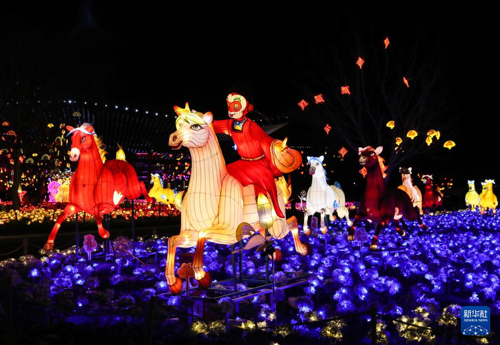 北京：&ldquo;天宫灯会&rdquo;点亮冬夜