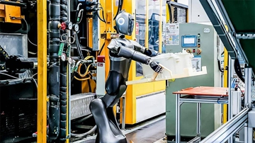 加速人形机器人进工厂