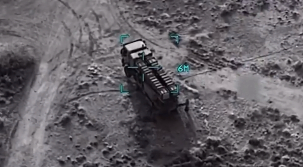 美军公布对伊朗行动视频 特朗普监控行动照片曝光