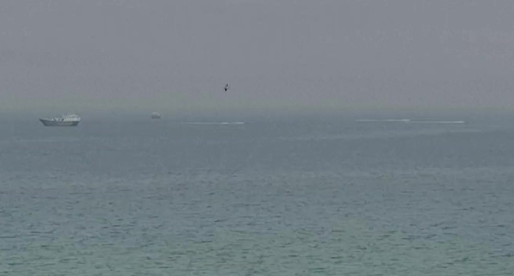 伊朗称完全控制霍尔木兹海峡 十多艘油轮被炮弹击中