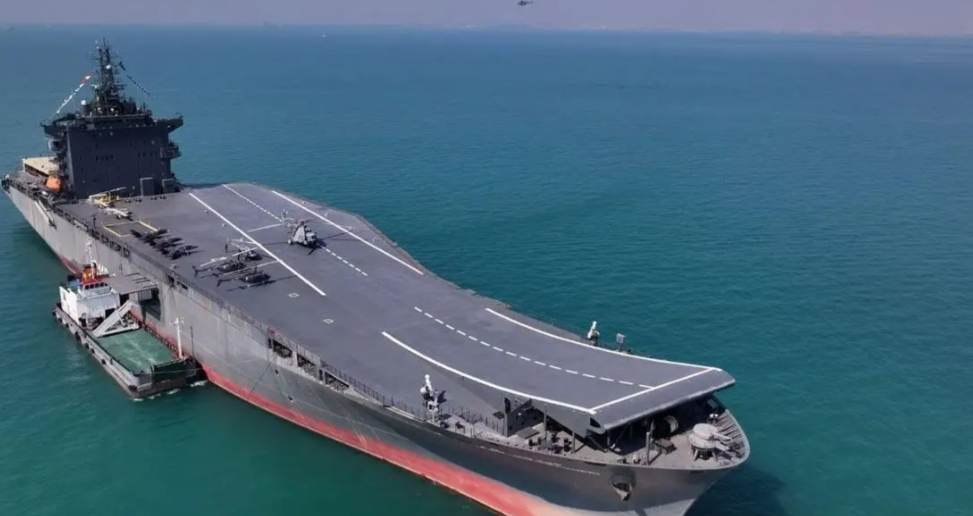 美军称击中伊朗无人机航母