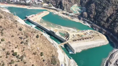 大渡河老鹰岩二级水电站实现大江截流