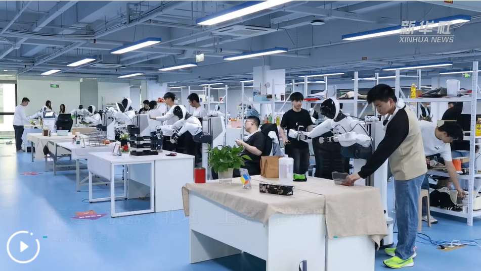 福建：机器人扎堆&ldquo;上学&rdquo;苦练服务本领