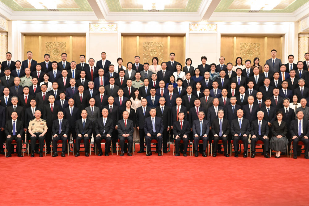 勇攀高峰向着科技强国目标坚定迈进