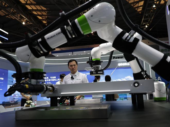 2026年中经济观察｜&ldquo;AI底色&rdquo;越发清晰 外贸驶入&ldquo;数智&rdquo;快车道