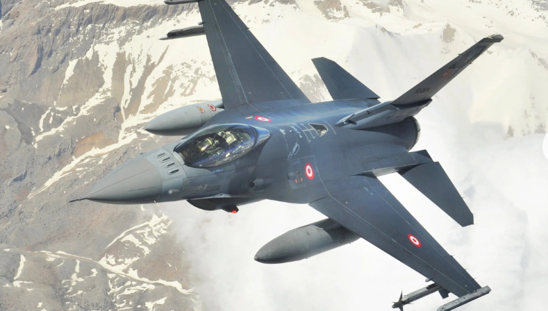 土耳其西北部一架F-16军机坠毁