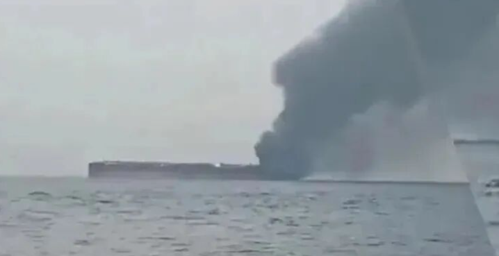 美军否认一超级油轮在霍尔木兹海峡触雷