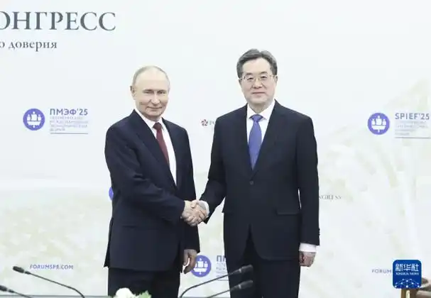 丁薛祥会见俄罗斯总统普京